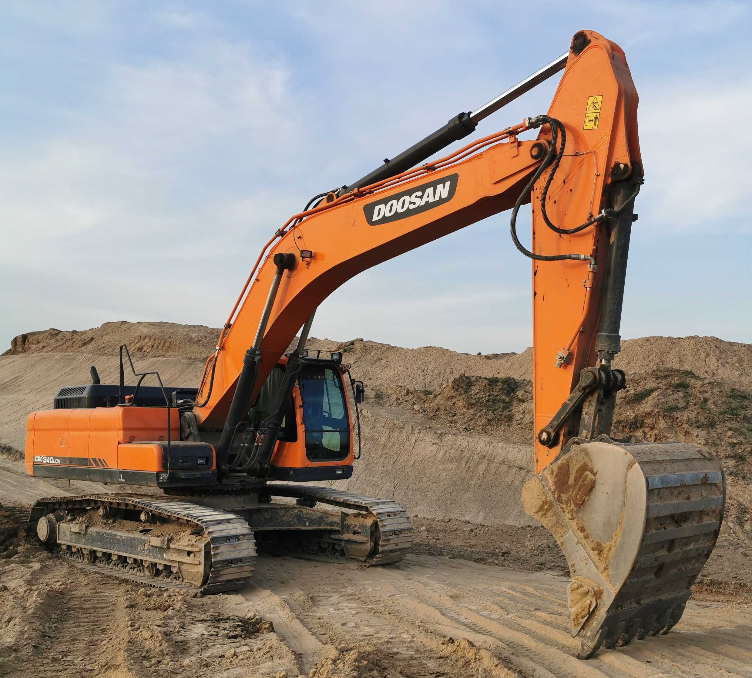 DX225LC-5 — аренда в Алматы