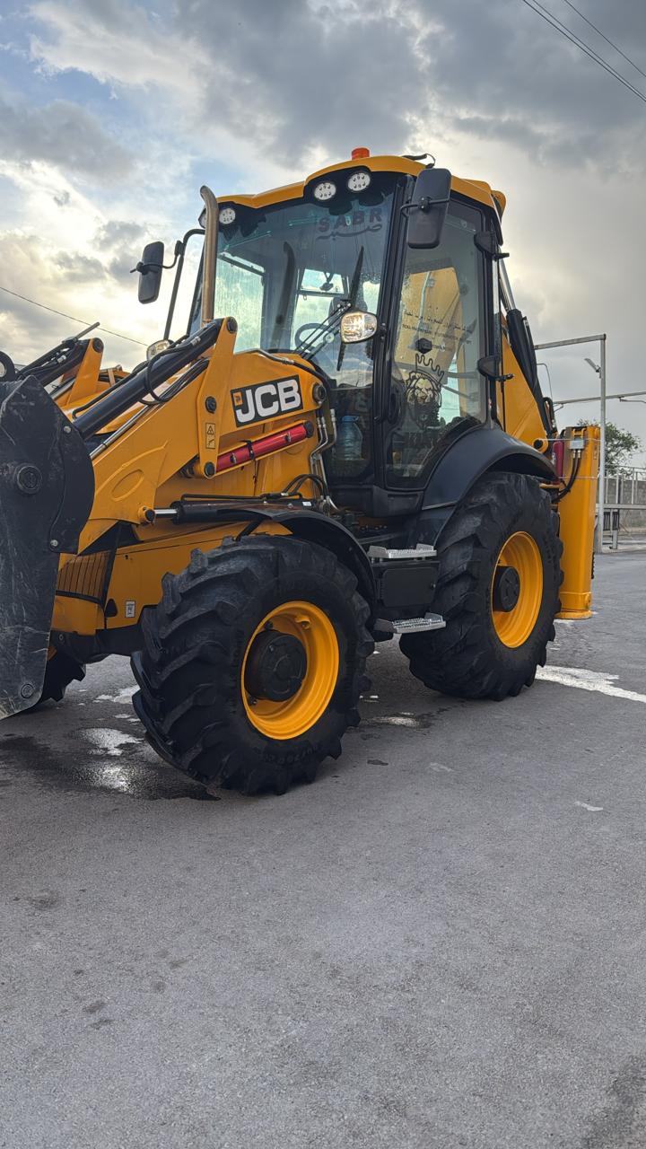 JCB 3CX — аренда в Алматы