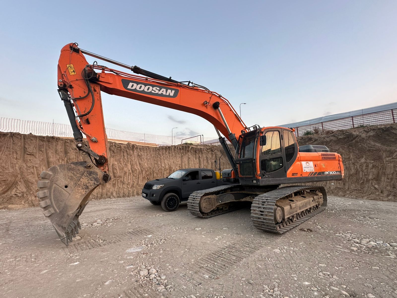 Doosan DX300LCA — аренда в Алматы