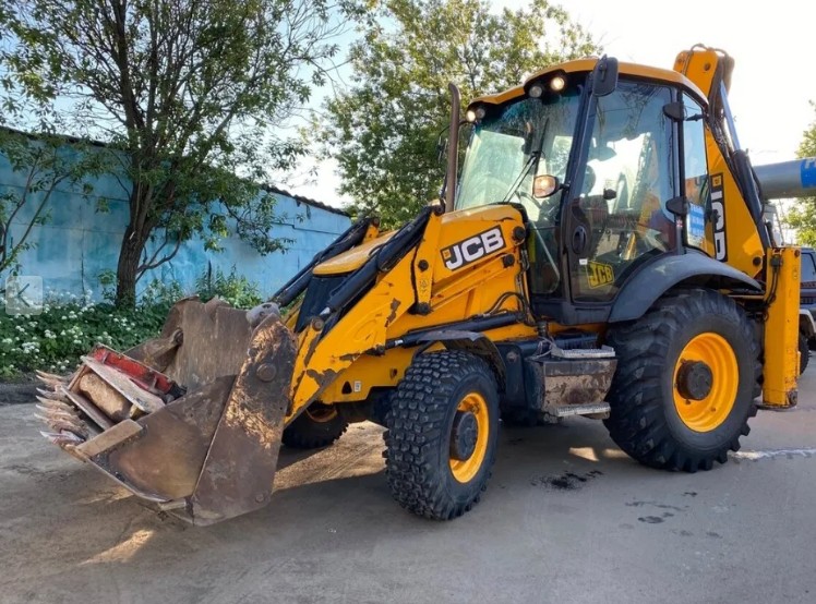 JCB — Экскаваторы-погрузчики в аренду в Алматы, фото 1